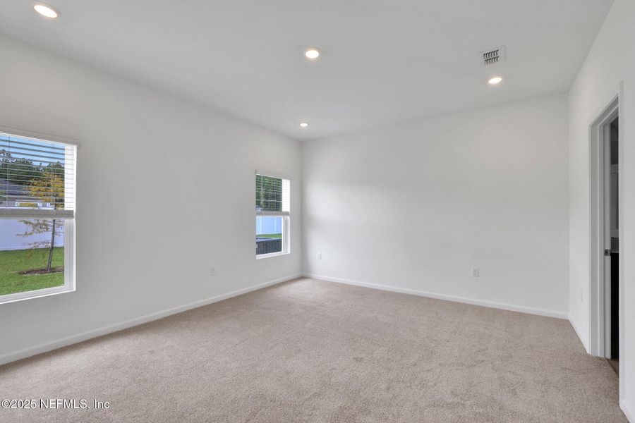 Spacious, unfurnished interior of a new home in , Jacksonville (Image 23).