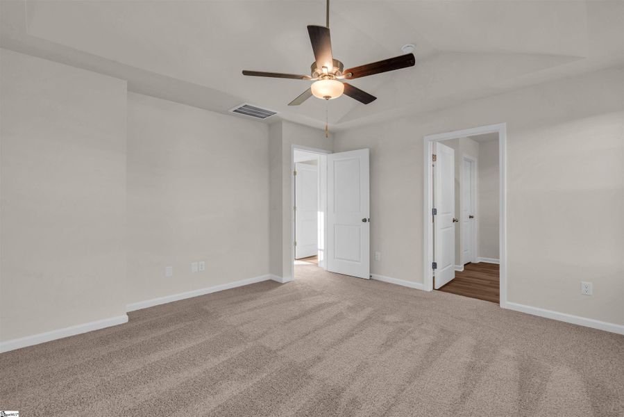 Spacious, unfurnished interior of a new home in Halton Oaks, Spartanburg (Image 22).