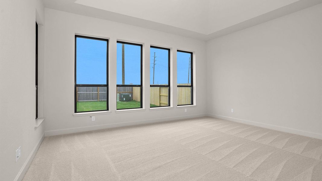 Spacious, unfurnished interior of a new home in Valencia, Manvel (Image 18).