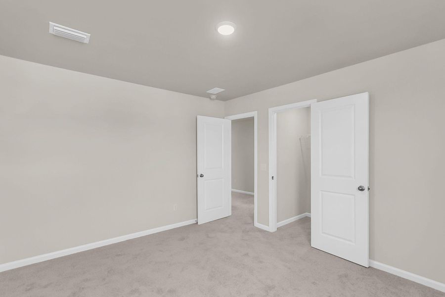 Spacious, unfurnished interior of a new home in , Ravenel (Image 19).