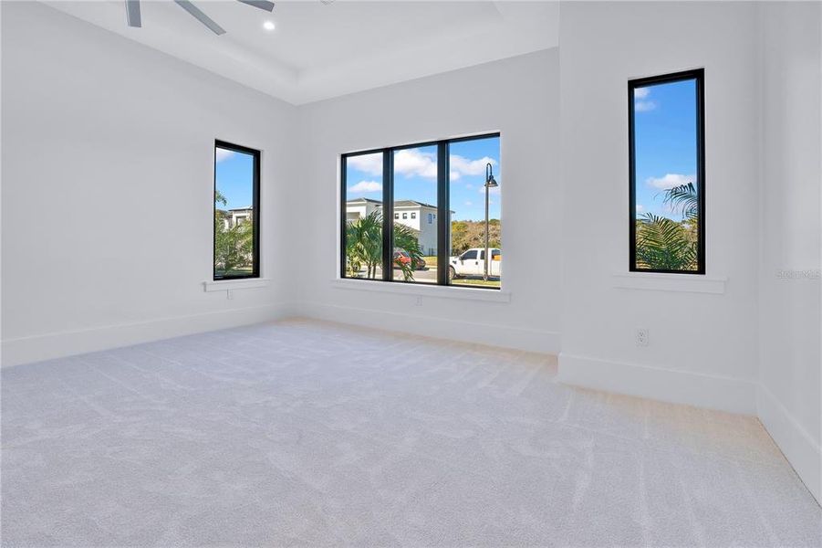 Spacious, unfurnished interior of a new home in , Orlando (Image 40).