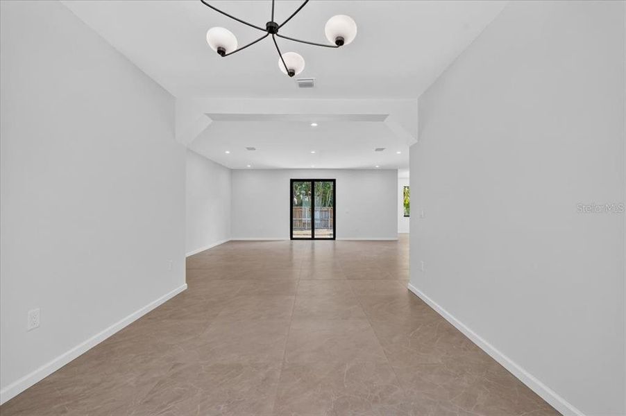 Spacious, unfurnished interior of a new home in , Seminole (Image 33).