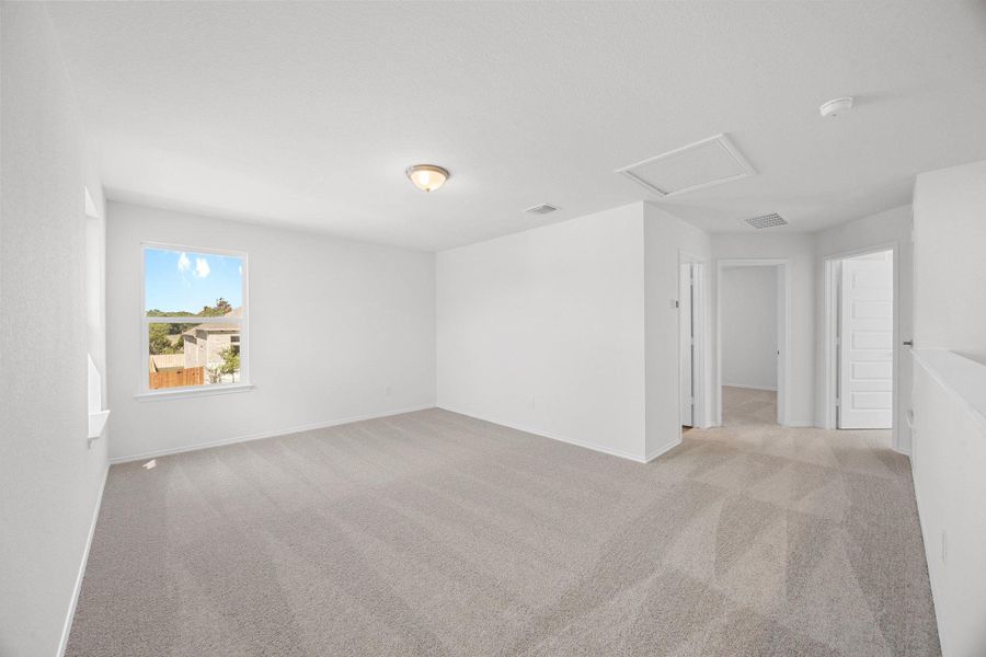 Spacious, unfurnished interior of a new home in Retreat at San Gabriel, Georgetown (Image 21).