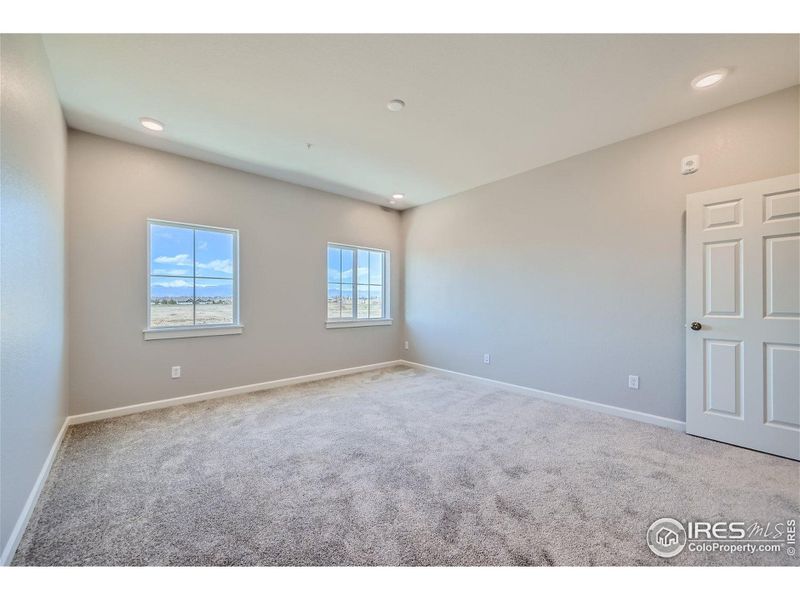 Spacious, unfurnished interior of a new home in , Longmont (Image 21).