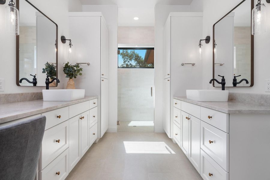 This is a TO BE BUILT custom home on 6.75 acres in Rainbow Ranch, Wimberley TX.