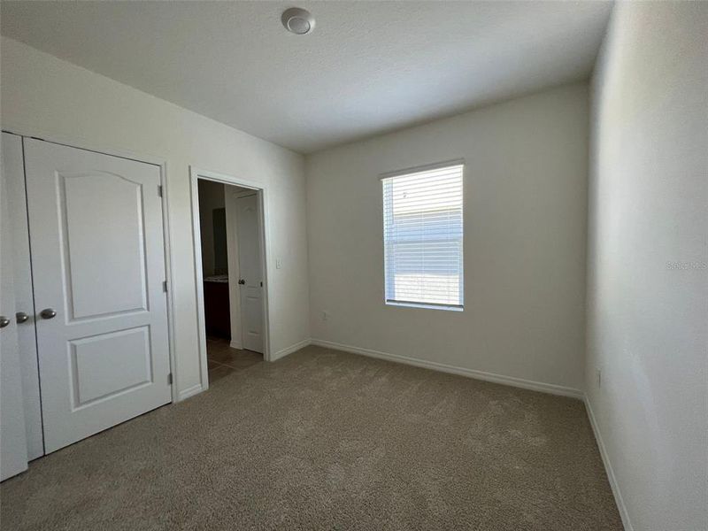 Spacious, unfurnished interior of a new home in , Davenport (Image 19).