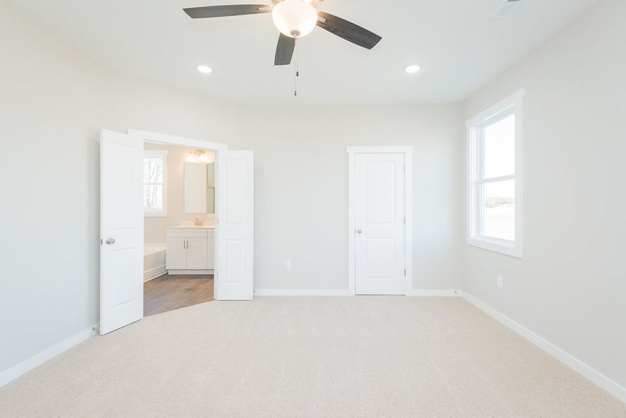 Representative unfurnished interior of a home built from the Polk by Foundation Home Builders LLC in Sandi Estates, Stantonsburg (Image 32).