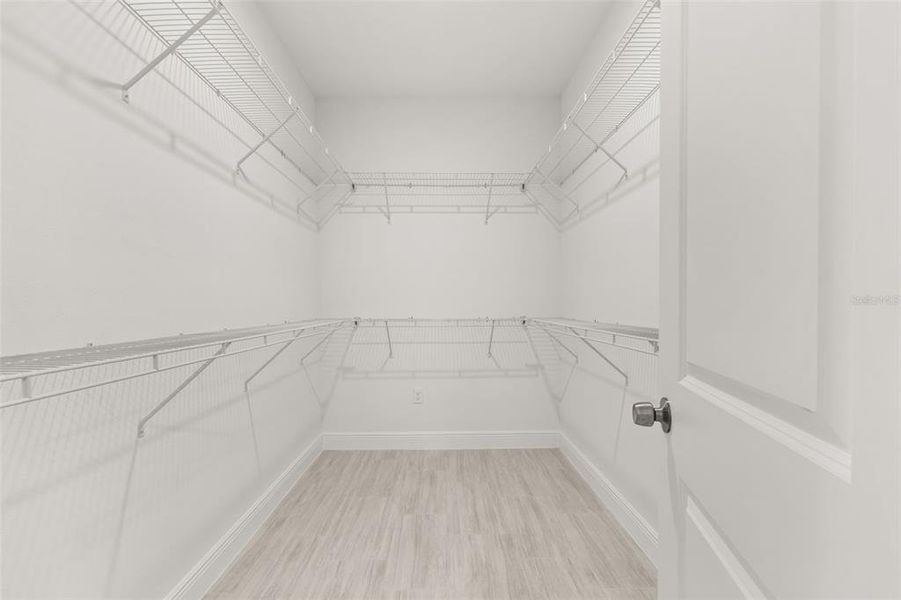 Spacious, unfurnished interior of a new home in , Belleview (Image 21).