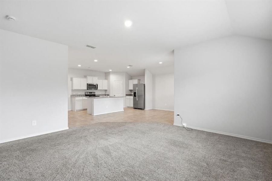 Spacious, unfurnished interior of a new home in , Fort Worth (Image 26).