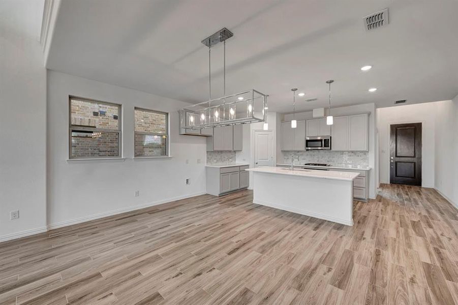 Spacious, unfurnished interior of a new home in Lilyana, Celina (Image 22).