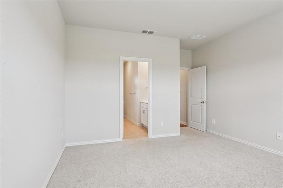 Spacious, unfurnished interior of a new home in River Ridge, Crandall (Image 24).