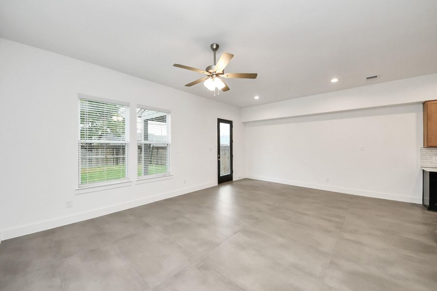 Spacious, unfurnished interior of a new home in , Houston (Image 20). Spacious, unfurnished interior of a new home in , Houston (Image 20).