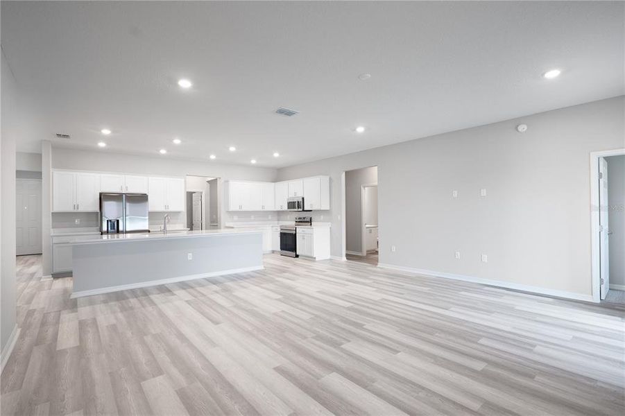 Spacious, unfurnished interior of a new home in Copperleaf, Ocala (Image 13).