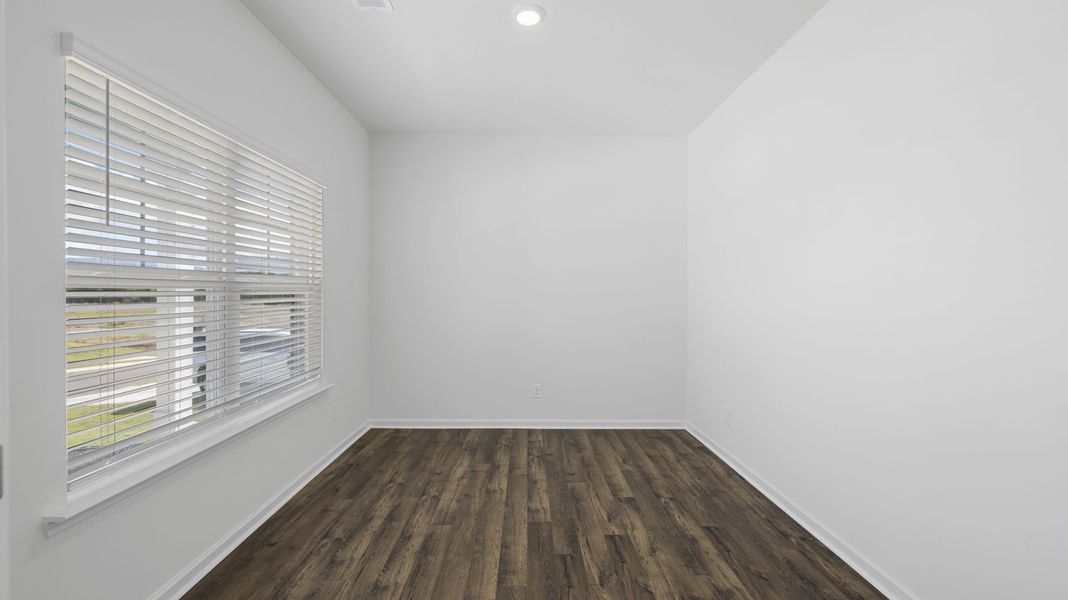 Spacious, unfurnished interior of a new home in Fieldcrest Acres, Blountville (Image 20).