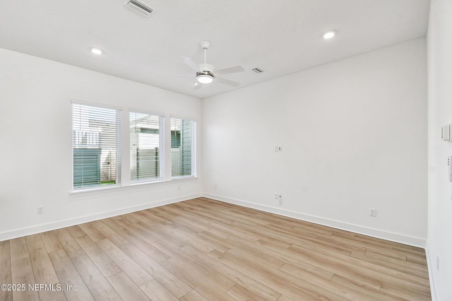 Spacious, unfurnished interior of a new home in Seven Pines 24' Rear Entry Townhomes, Jacksonville (Image 12).