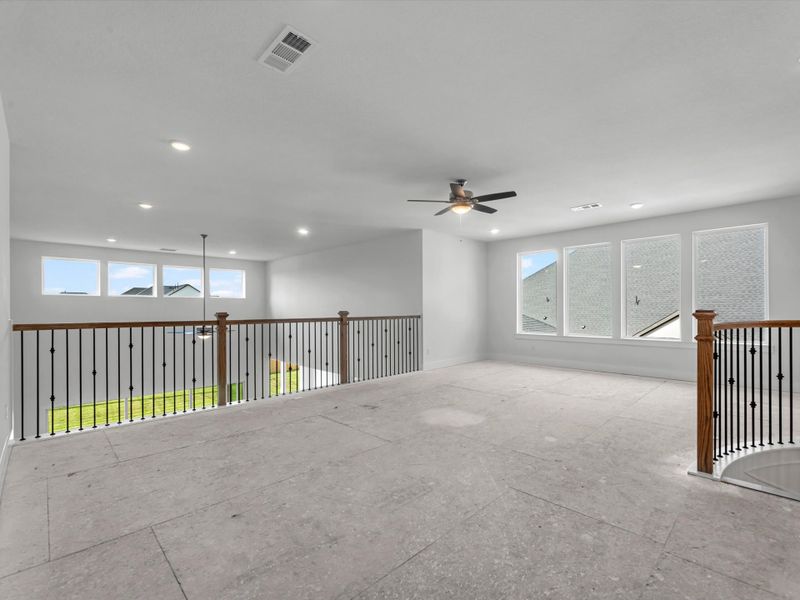 Spacious, unfurnished interior of a new home in Sienna 80′, Missouri City (Image 30). Spacious, unfurnished interior of a new home in Sienna 80′, Missouri City (Image 30).