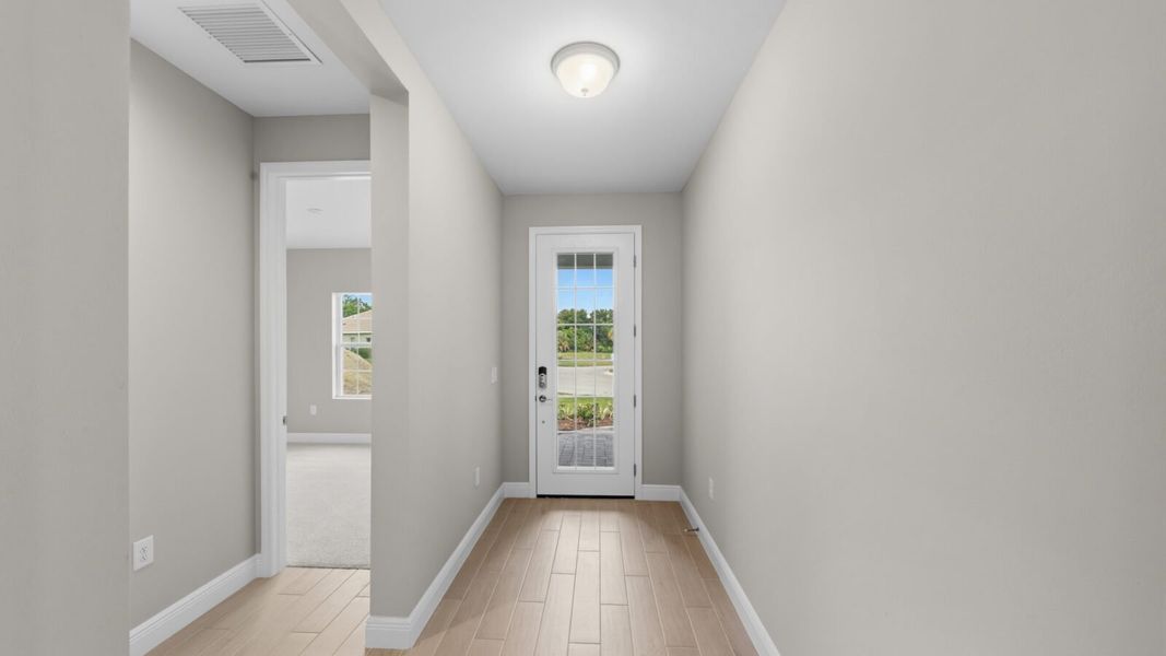 Spacious, unfurnished interior of a new home in Verandah, Fort Myers (Image 13).