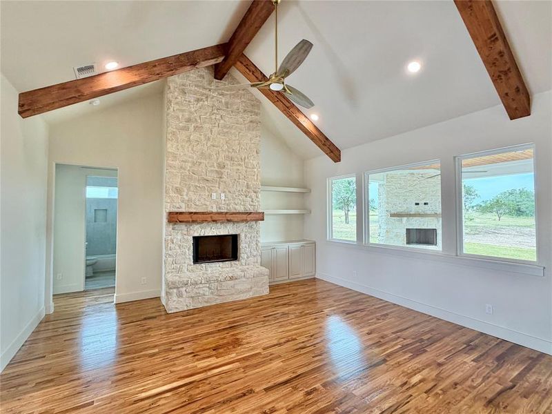 Spacious, unfurnished interior of a new home in , Weatherford (Image 37).