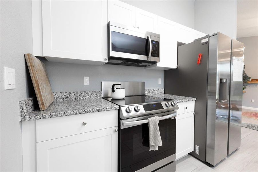 Furnished interior view inside a new home in , Belleview (Image 46).