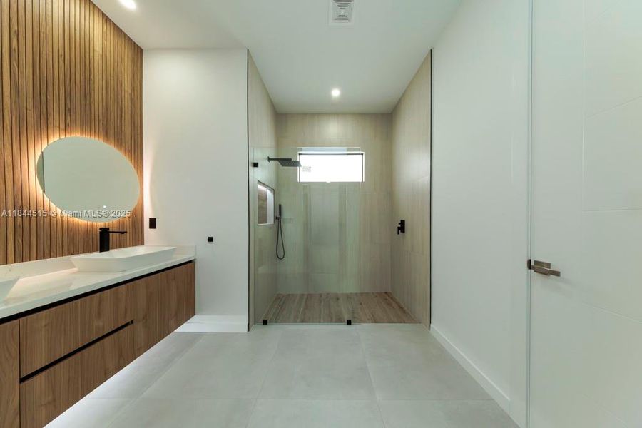 Image 22 of a home in .