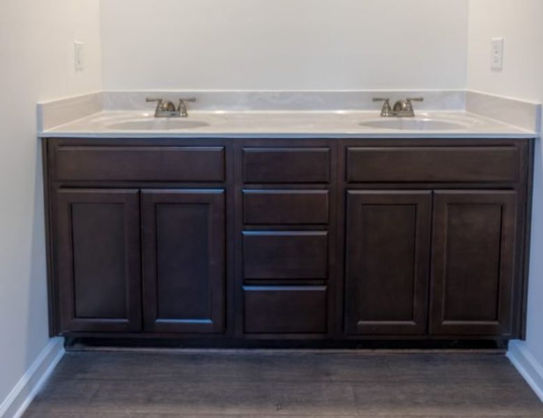 Representative interior finishes for a home built from the Laurel by Piedmont Residential in Meadowyn, Cartersville (Image 10).