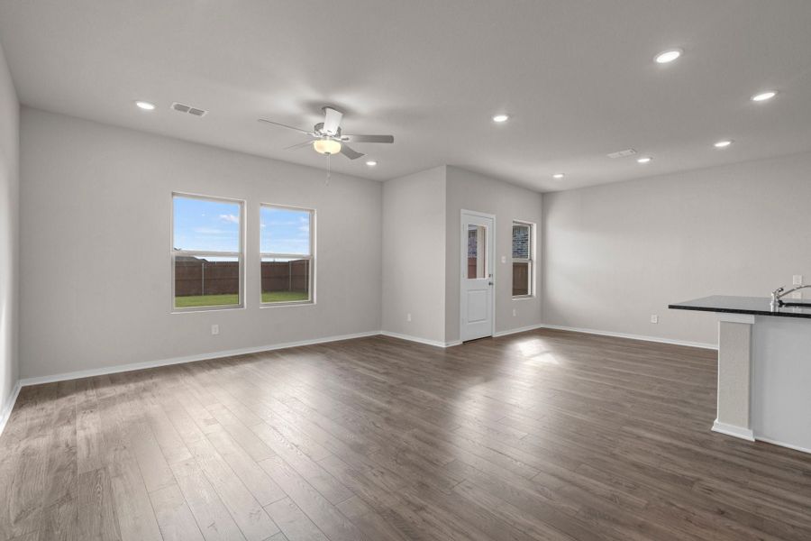4br New Home in Heartland, TX.  - Slide 17