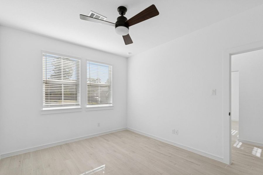 Extra Suite (*Photo not of actual home and used for illustration purposes only.)