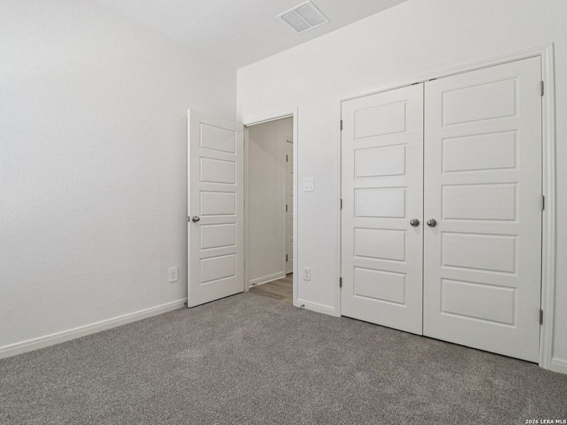 Spacious, unfurnished interior of a new home in , San Antonio (Image 9).