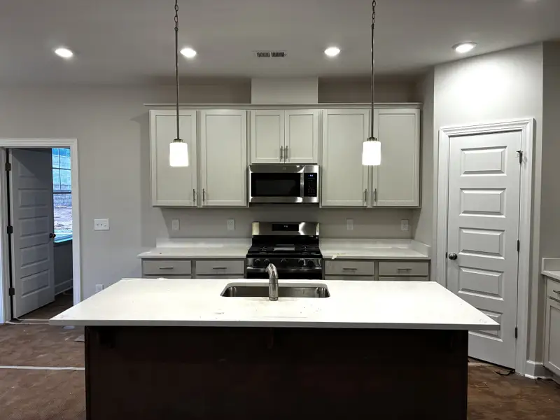 Furnished interior view inside a new home in Holly Ridge, Greenville (Image 7).