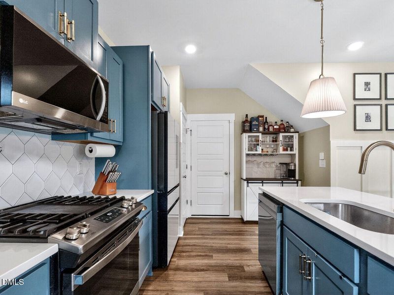 017-1280x960-kitchen