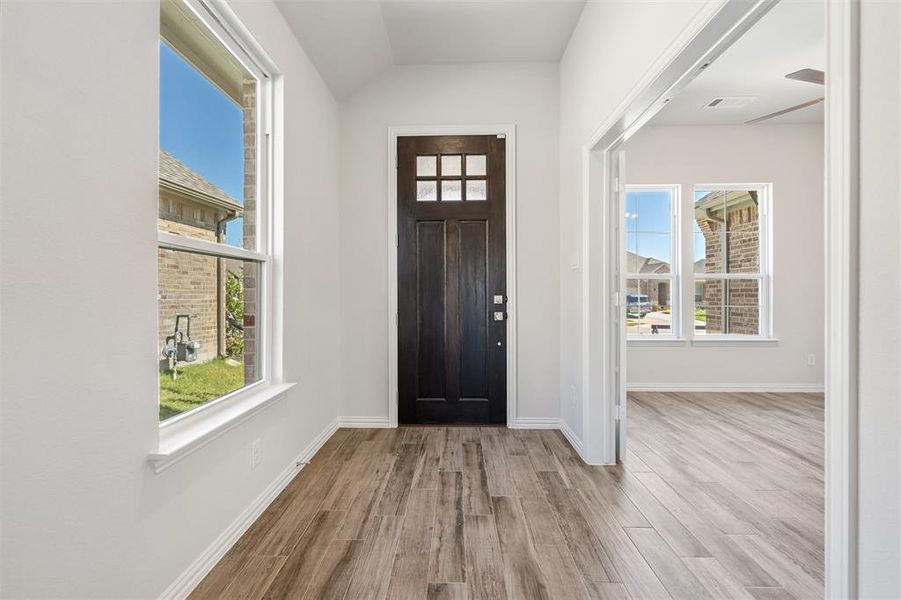 Spacious, unfurnished interior of a new home in Morningstar, Aledo (Image 28).