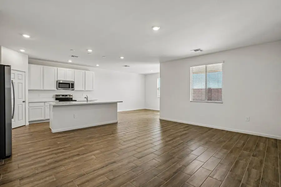 Representative images and renderings are for illustrative purposes. Actual structural options and design finishes of home may vary.