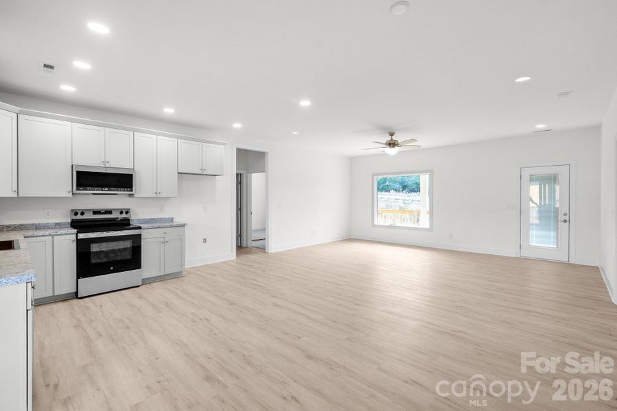 Spacious, unfurnished interior of a new home in , Monroe (Image 14).
