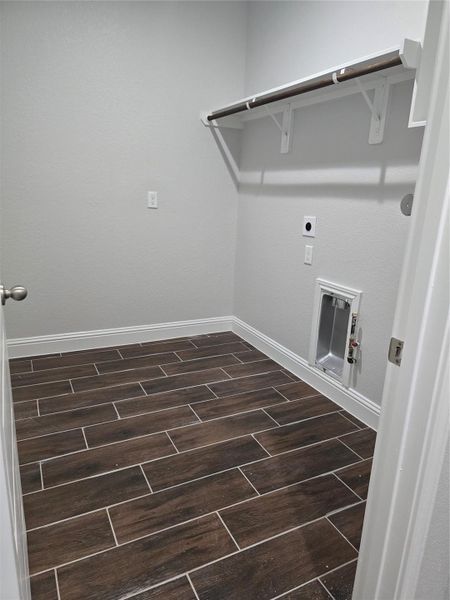 Spacious, unfurnished interior of a new home in , Baytown (Image 13).