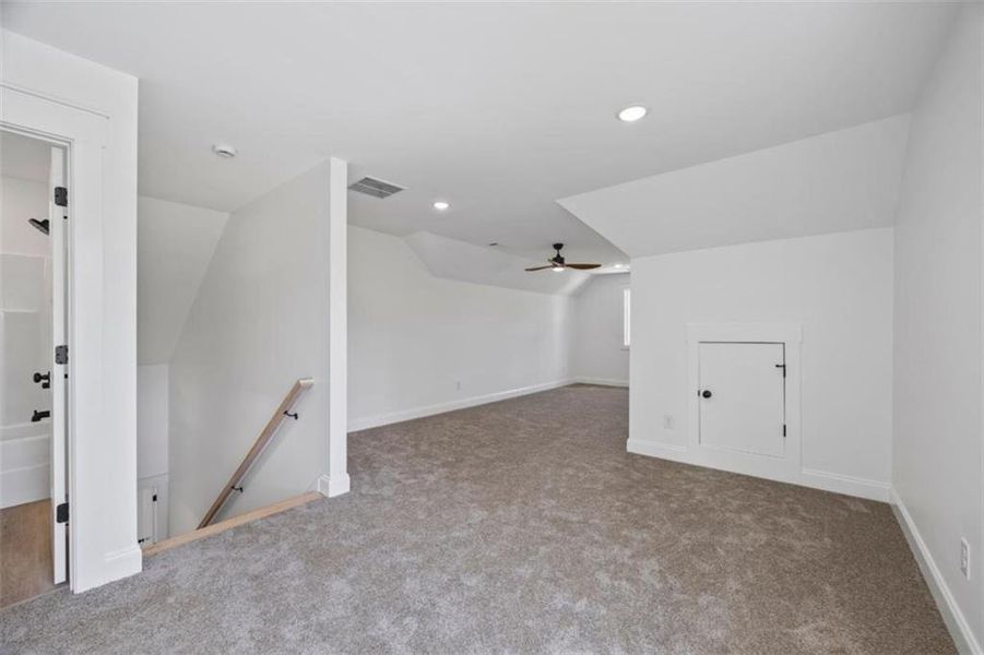 Spacious, unfurnished interior of a new home in , Monroe (Image 54).