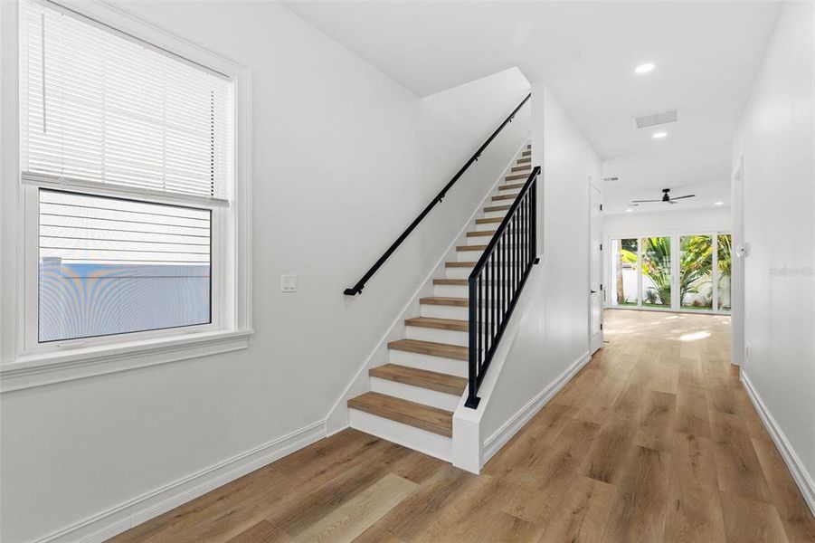 Spacious, unfurnished interior of a new home in , St. Petersburg (Image 41).