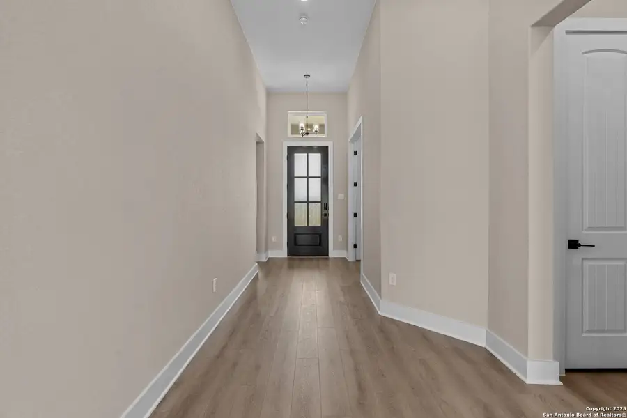 Spacious, unfurnished interior of a new home in Potranco Oaks, Castroville (Image 10). Spacious, unfurnished interior of a new home in Potranco Oaks, Castroville (Image 10).