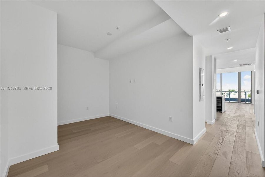 Spacious, unfurnished interior of a new home in , Bay Harbor Islands (Image 17).