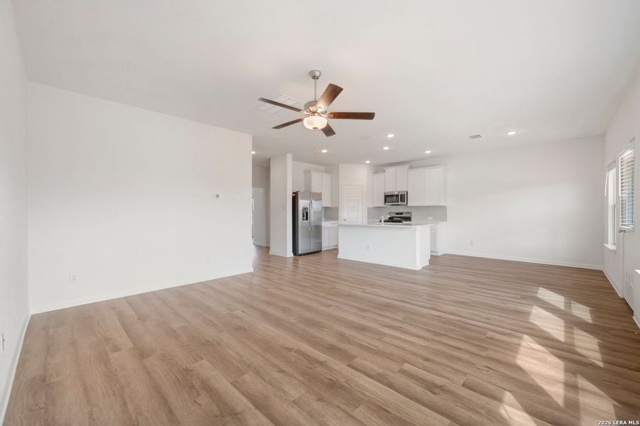 Spacious, unfurnished interior of a new home in Hickory Ridge Estates, Elmendorf (Image 33).
