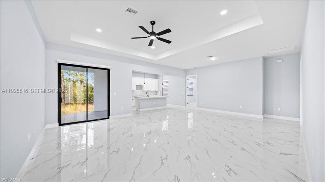 Spacious, unfurnished interior of a new home in , Lehigh Acres (Image 14).
