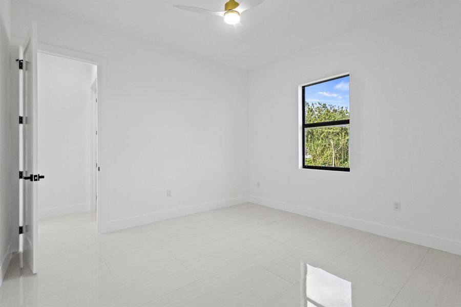 Spacious, unfurnished interior of a new home in , Loxahatchee (Image 35).