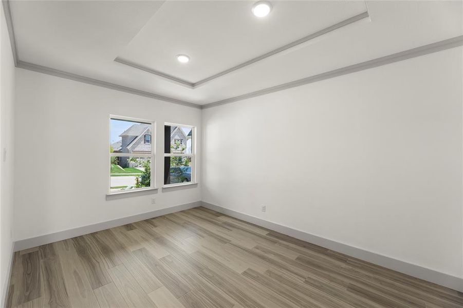 Spacious, unfurnished interior of a new home in Inspiration, Seis Lagos (Image 27).