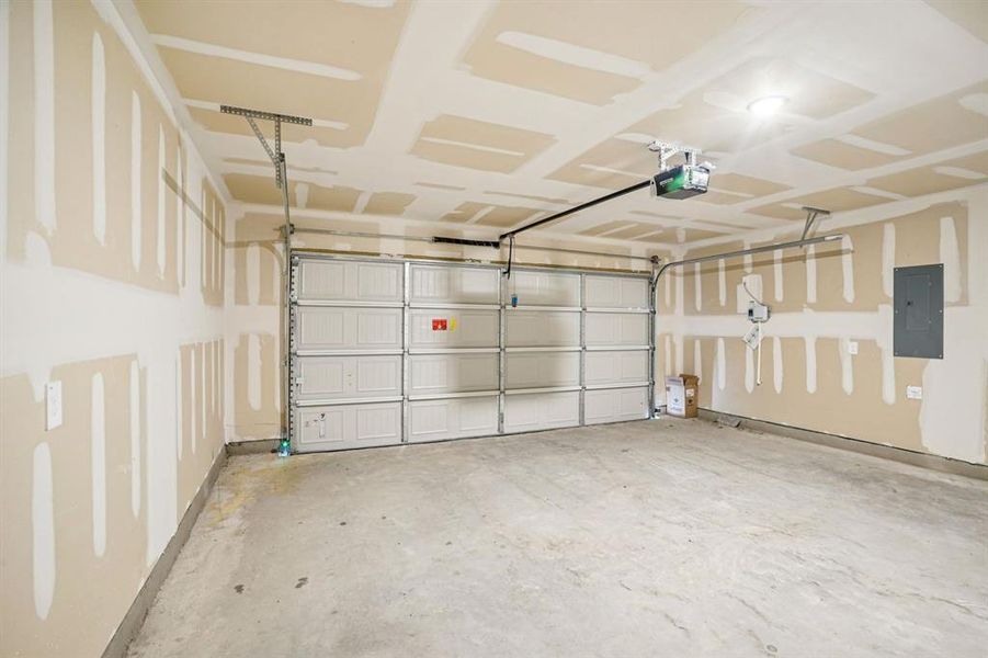 Photo is not of the actual home, but is an inspirational photo of builder’s model home and may depict options, furnishings, and/or decorator features that are not included. Photo is not of the actual home, but is an inspirational photo of builder’s model home and may depict options, furnishings, and/or decorator features that are not included.