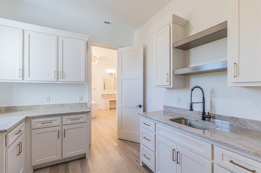 Furnished interior view inside a new home in , Northlake (Image 17).