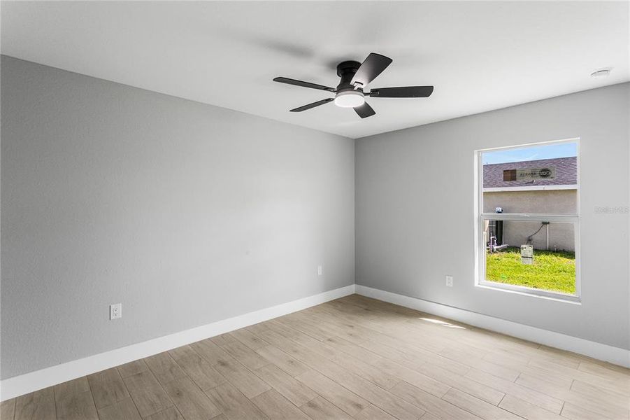 Spacious, unfurnished interior of a new home in , Cape Coral (Image 21).