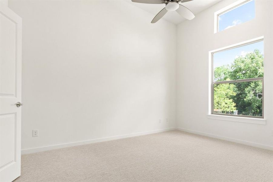 016-8513DelRioTrail-Rowlett-TX-75089-PrimaryBedroom.jpg-SMALL