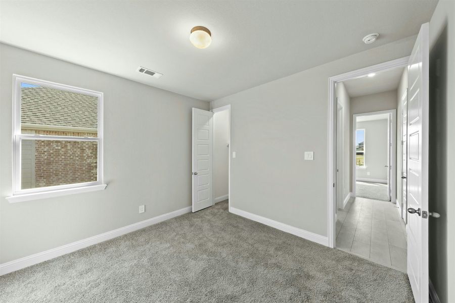 Spacious, unfurnished interior of a new home in Kentsdale Farms, DeSoto (Image 23). Spacious, unfurnished interior of a new home in Kentsdale Farms, DeSoto (Image 23).