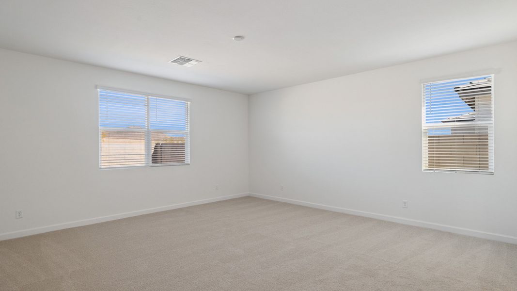 Representative unfurnished interior of a home built from the Cobalt by D.R. Horton in Zanjero Pass, Glendale (Image 29).