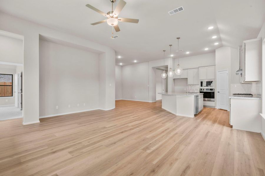 Spacious, unfurnished interior of a new home in Wildtree, Magnolia (Image 19).