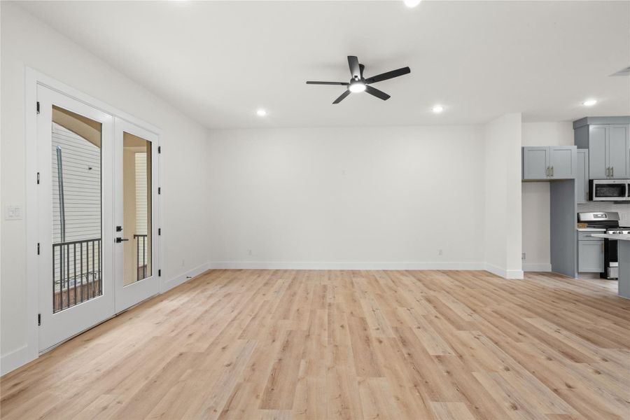 Living/kitchen area